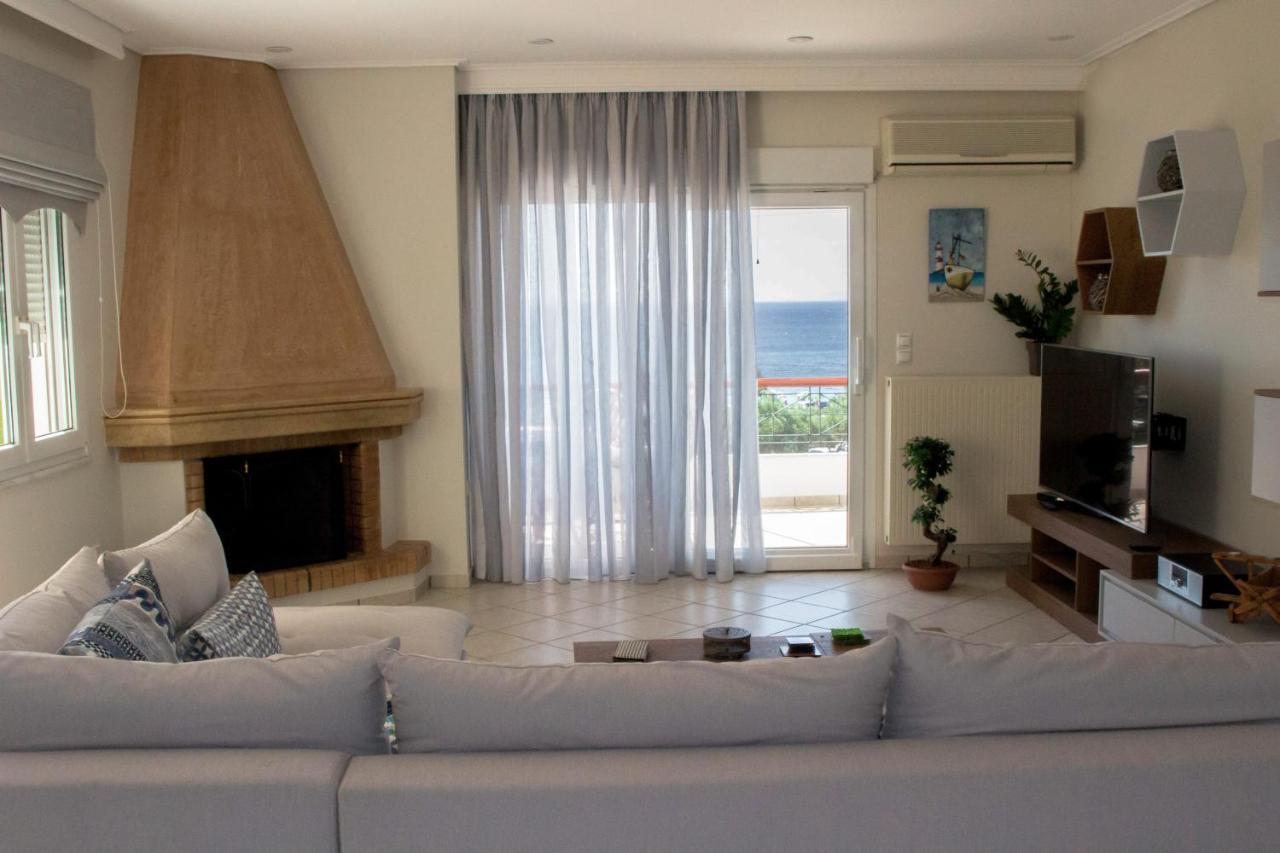 Luxury Seaview Apartment By The Sea Saronida 외부 사진